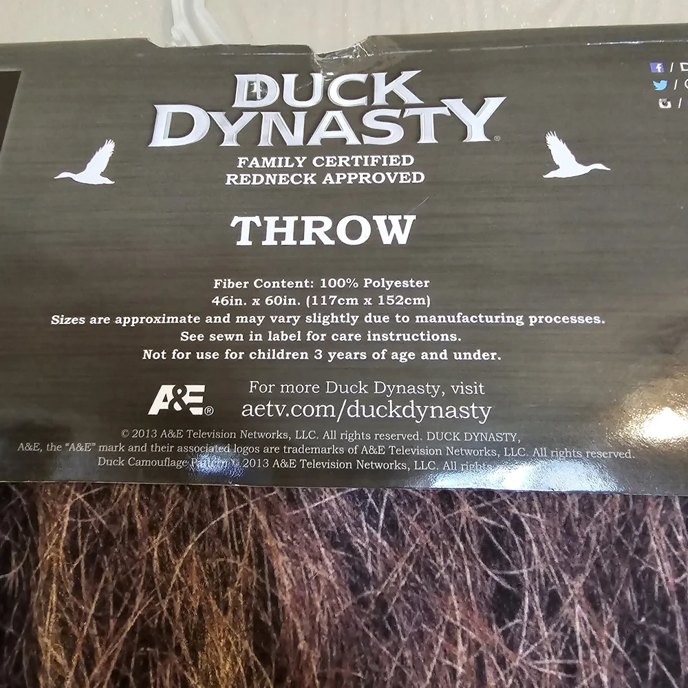 Duck Dynasty Red and Brown Holiday Throw Blanket